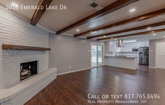 5016 EMERALD LK DR