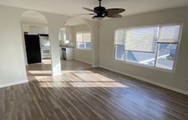 2 beds, 1 bath, 900 sqft, $2,260, Unit Unit 3