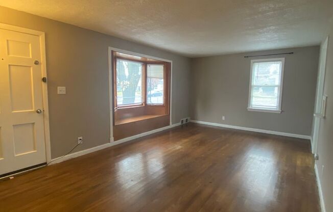 3 beds, 1 bath, $2,395