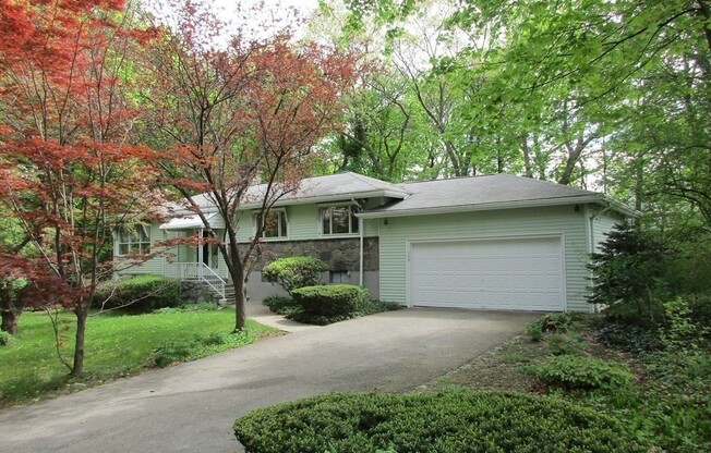 178 BEETHOVEN AVE