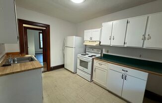 3 beds, 1 bath, $1,600, Unit 1