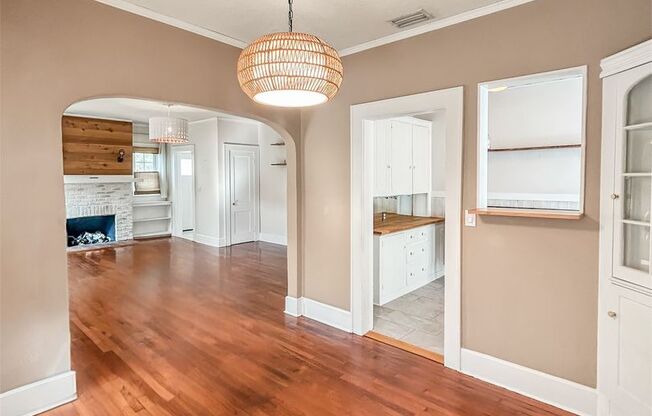 Lovely Home for Rent with Fireplace & Fully Fenced Yard– 2Bed | 2Bath