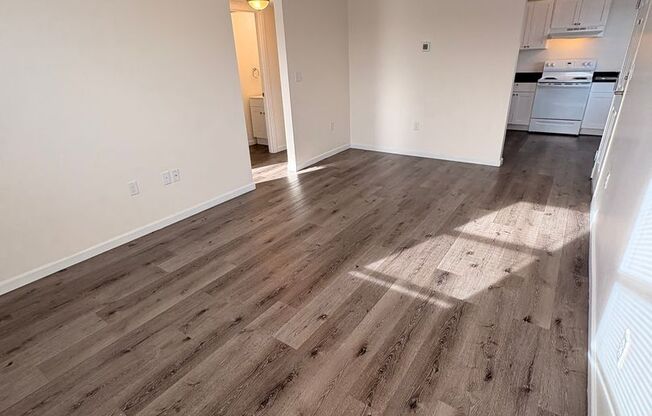 2 beds, 1 bath, 600 sqft, $725, Unit 440 SE Tefft St - Unit 09