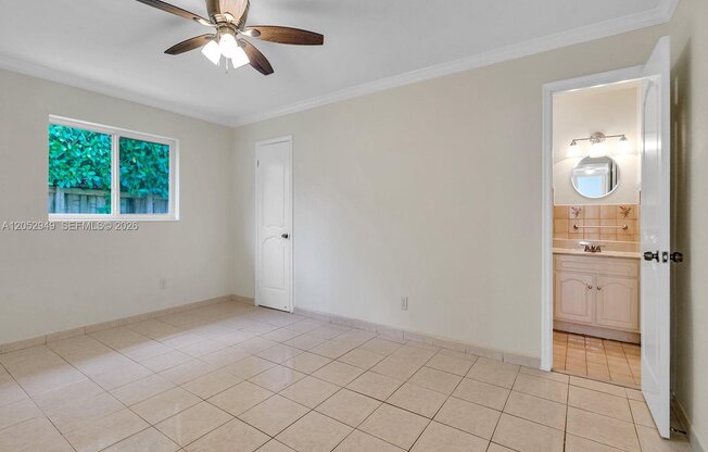 1430 SW 102 CT