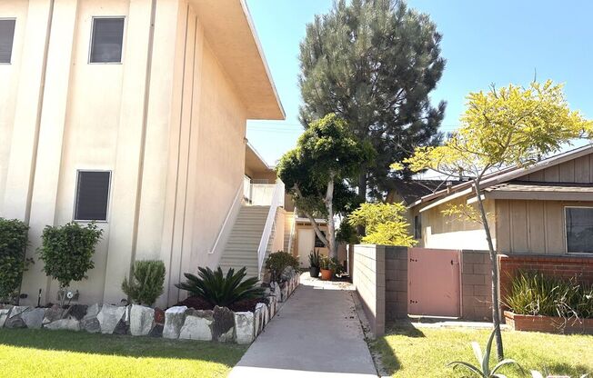 5411 S CENTINELA AVE