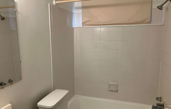 1 bed, 1 bath, 725 sqft, $1,125, Unit 1220-044