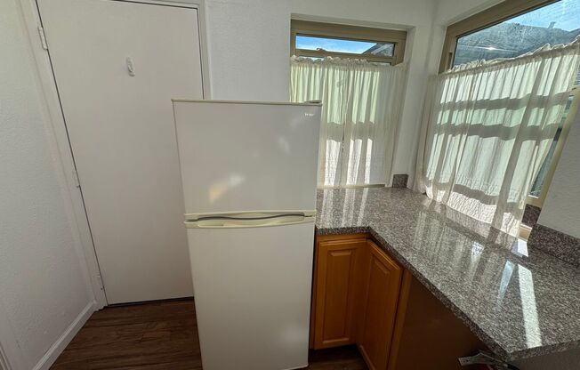 1 BEDROOM, 1 BATHROOM IN OAKLAND