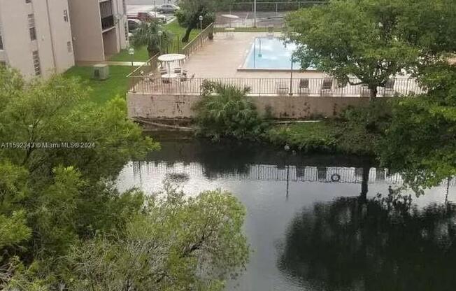8895 FOUNTAINBLEAU