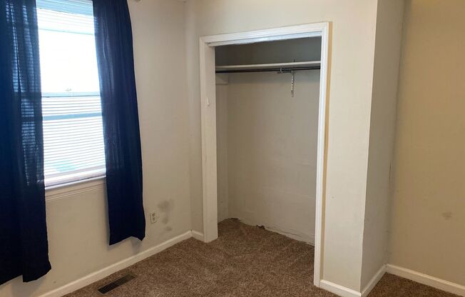 3 beds, 1 bath, $2,200