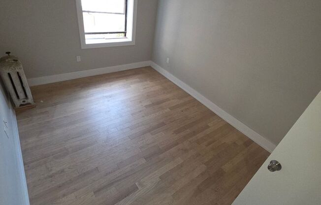 090 - 29 BENTLEY REALTY, LLC