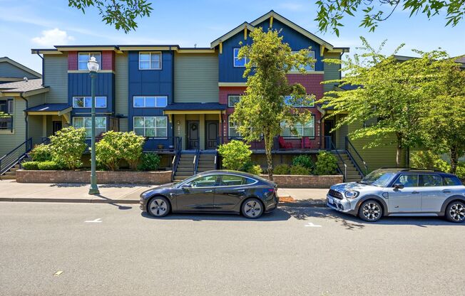 Spacious 2BR/2.5BA Harbour Pointe Townhome with Garage