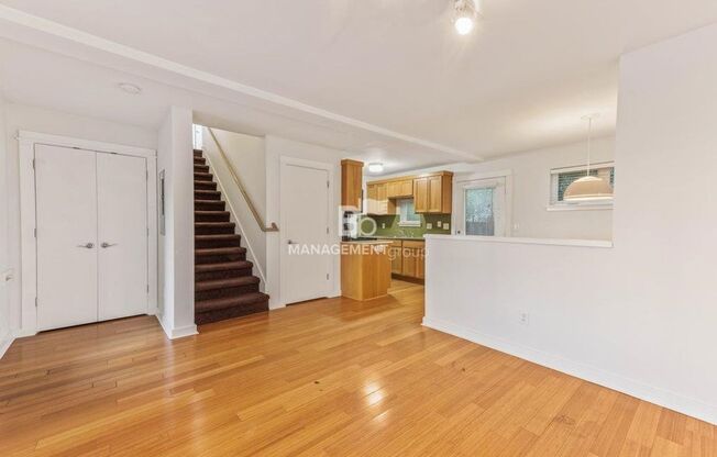 Modern Close-In NE Portland Townhome -- Light & Bright!