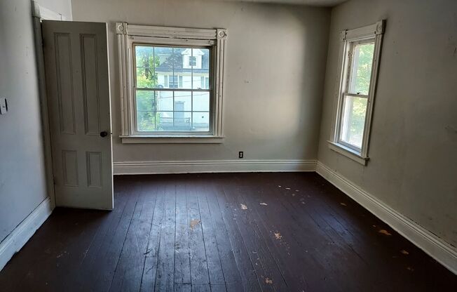 353 Ravine Ave