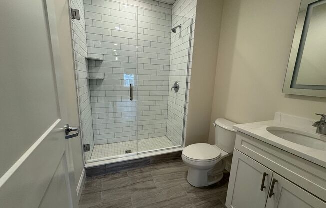 2 beds, 1 bath, $2,800, Unit 301