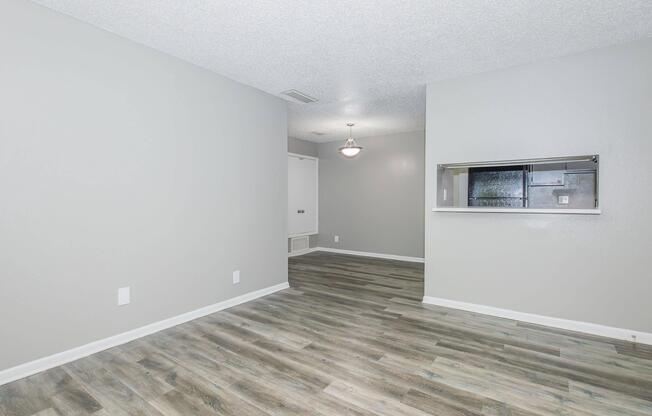 2 beds, 2 baths, 811 sqft, $1,105