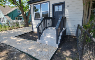 647 HAMMOND AVE
