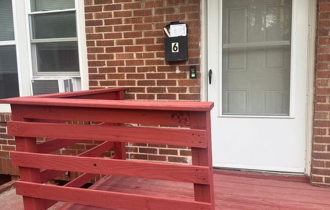 Daisy Terrace Apartments (1110 S. 30th Ave.)