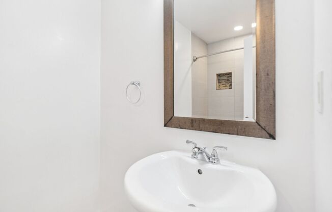 Studio, 1 bath, 595 sqft, $1,648, Unit 211