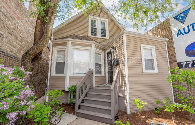 5619 W IRVING PARK RD