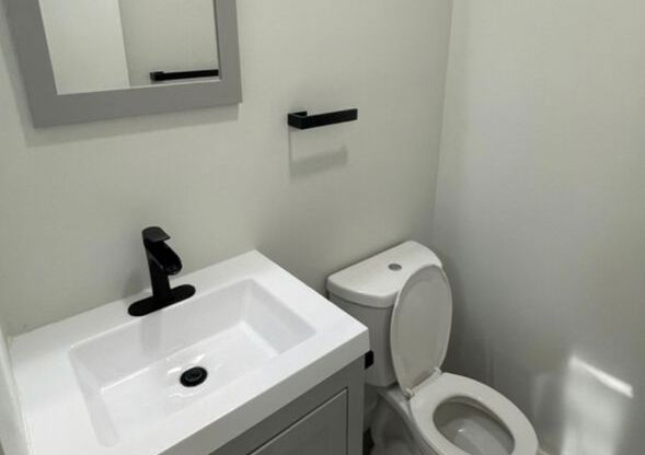 2 beds, 1.5 baths, 850 sqft, $1,835, Unit D06
