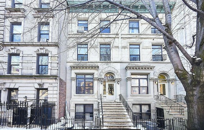 44 W 127 ST
