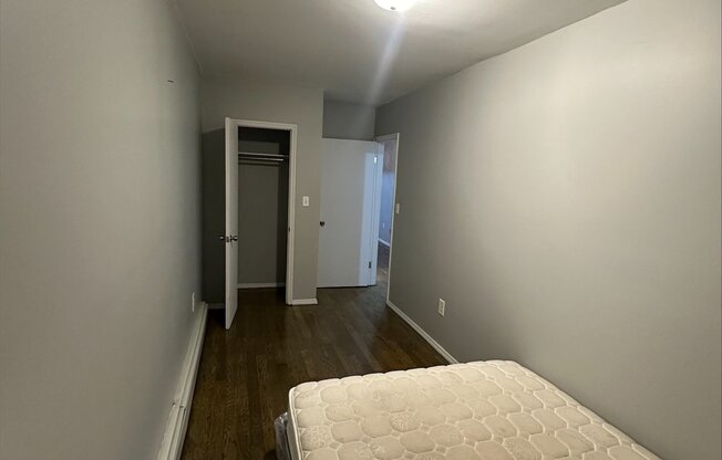 3 beds, 1 bath, 1,700 sqft, $3,100