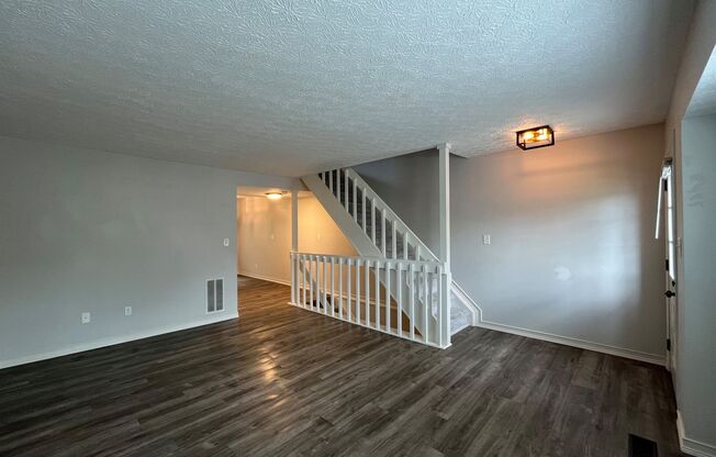 Beautiful  2-Bedroom Condo with Cozy Patio – Minutes from Polaris!