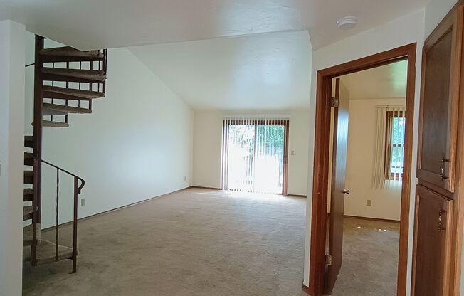 1 bed, 1 bath, 1,078 sqft, $1,179, Unit 1901-075