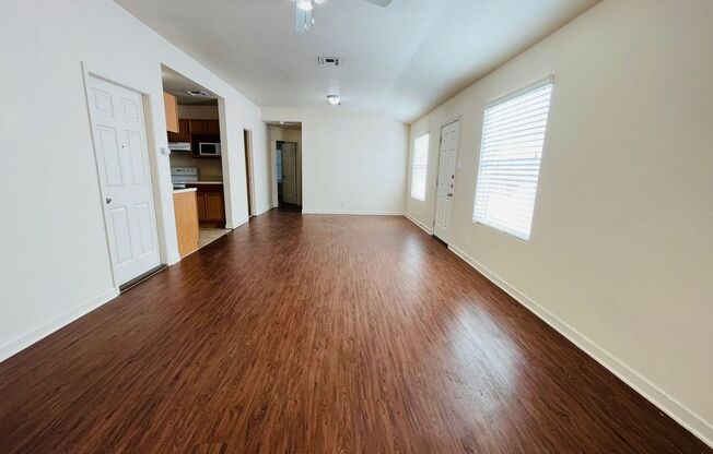 Cozy 2 bedroom 2bath Retreat near Randolph AFB, IH-35, Loop 1604, BAMC, and only minutes from The Forum!
