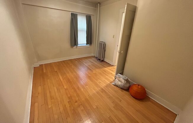 1 bed, 1 bath, $995, Unit 45