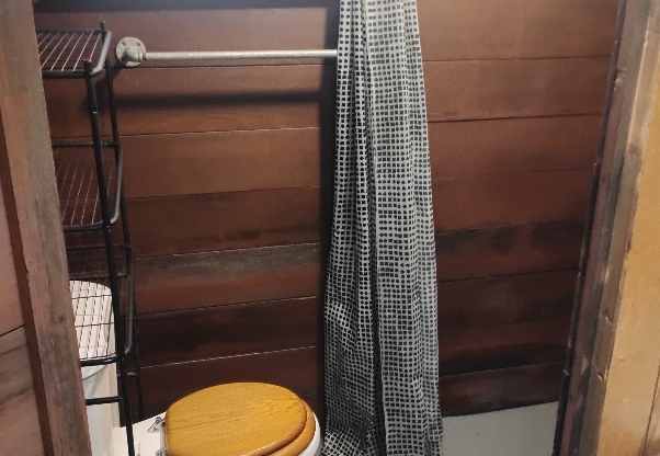 807 E FOURTEEN MILE RD