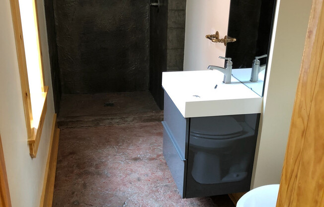 1 bed, 1 bath, 415 sqft, $985, Unit 14