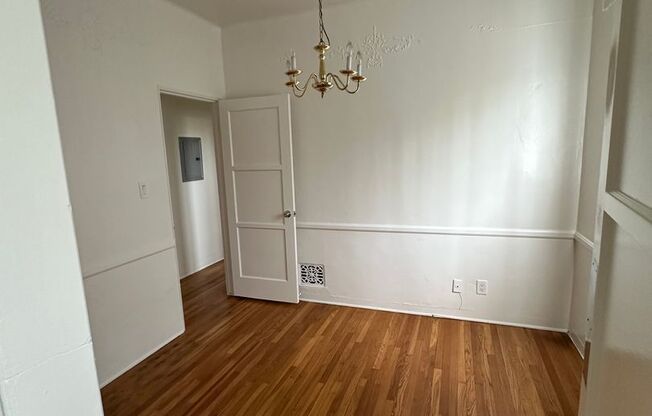 1 bed, 1 bath, $2,800, Unit 170 N. ARNAZ DRIVE #4