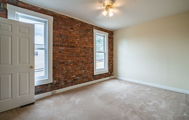 3 beds, 1.5 baths, $1,700, Unit 235 E. 3rd Ave