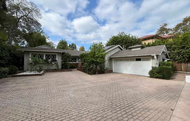 Encino 3+3 w/gated entry, pool + solar panels!
