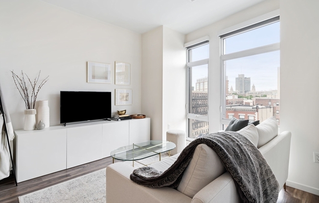 Studio, 1 bath, 554 sqft, $3,250, Unit 501