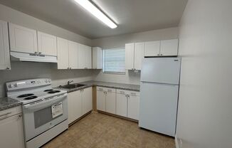 2 beds, 1 bath, $1,695, Unit 4