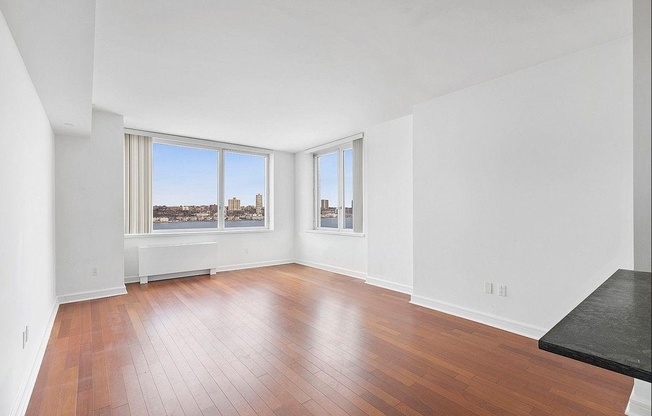 1 bed, 1 bath, 940 sqft, $6,250, Unit 12K