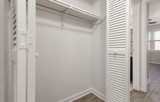 1 bed, 1 bath, $850, Unit 213