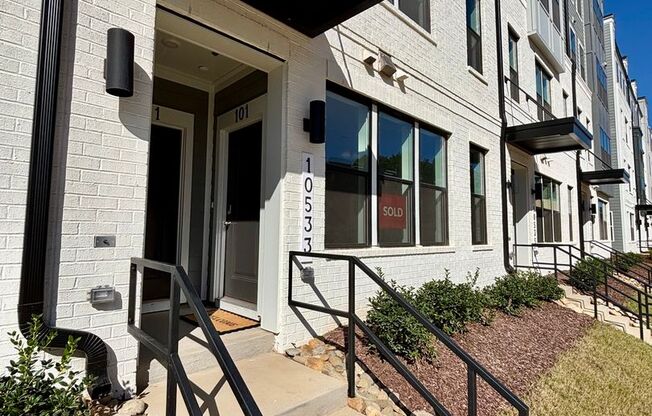 Brand New 2-Bedroom Condo in Raven Ridge Community!