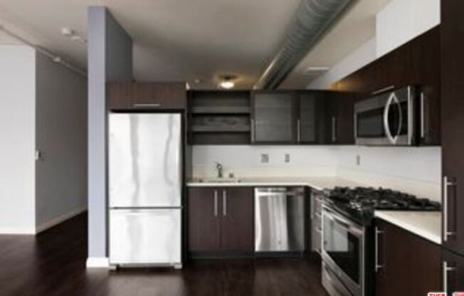 1 bed, 1 bath, 930 sqft, $2,900, Unit 614