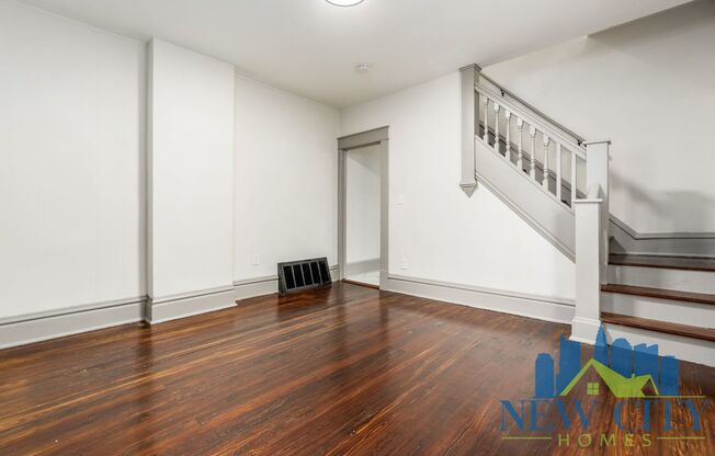 2 beds, 1 bath, 1,193 sqft, $1,324, Unit 1303 W. Broad St. (Rear)