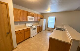 3 beds, 2 baths, $600, Unit 922 W. Windom - Bedroom A