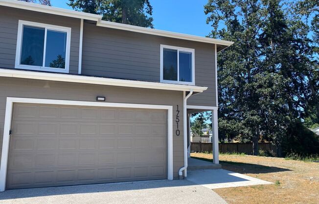 Spacious 4-bedroom, 2.5-bathroom townhouse-style home available in Tacoma!