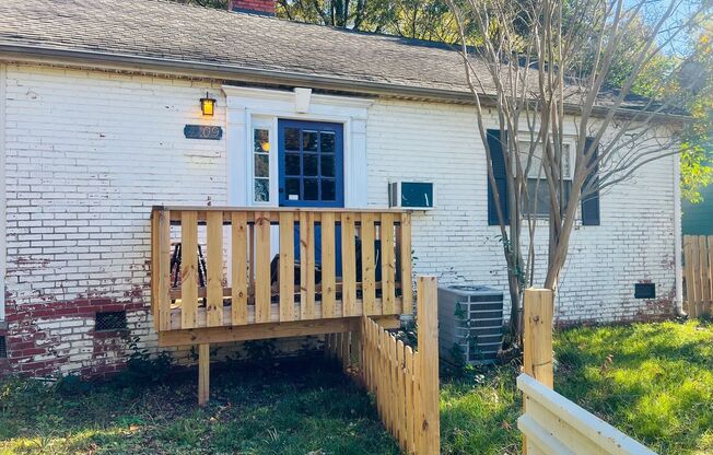 2 bed, 2 bath in LOSO.