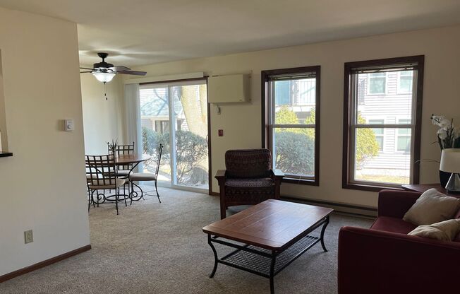 2 beds, 2 baths, 950 sqft, $1,775, Unit 7641CA