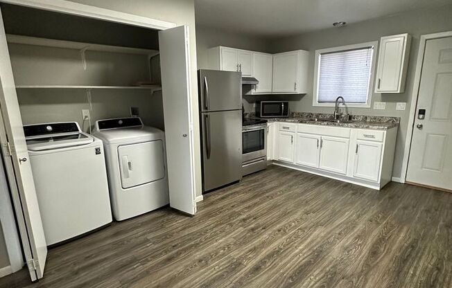 2 beds, 1 bath, 858 sqft, $795, Unit 6