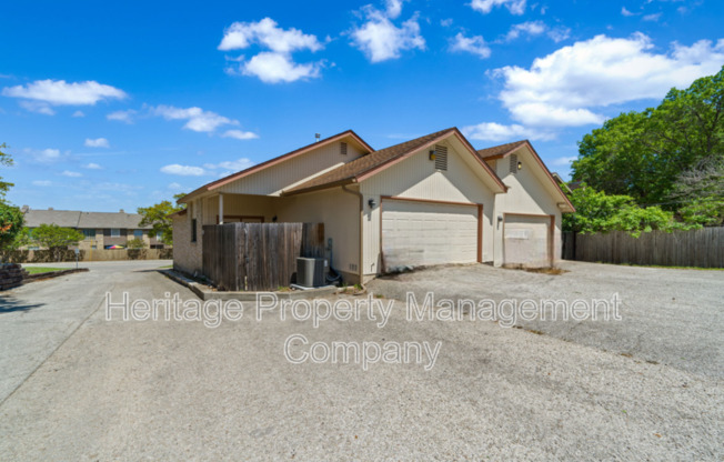 1932 BROKEN OAK ST