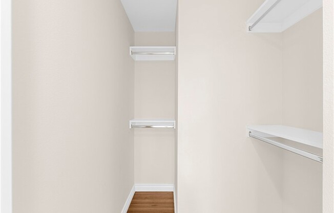 5639 HUNTINGTON DR N