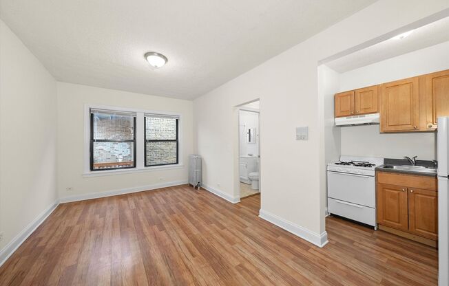Studio, 1 bath, 315 sqft, $1,275, Unit 410